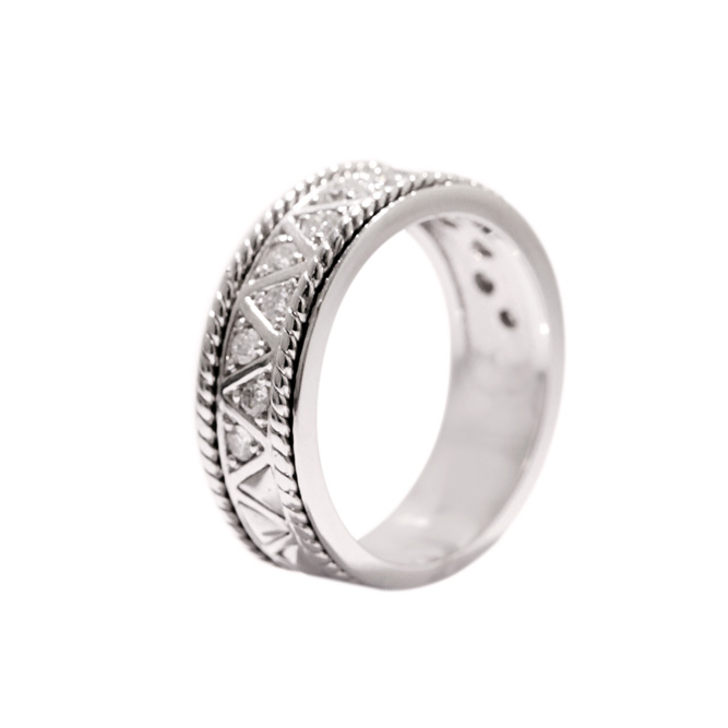 1R0512 - Diamond Band Ring